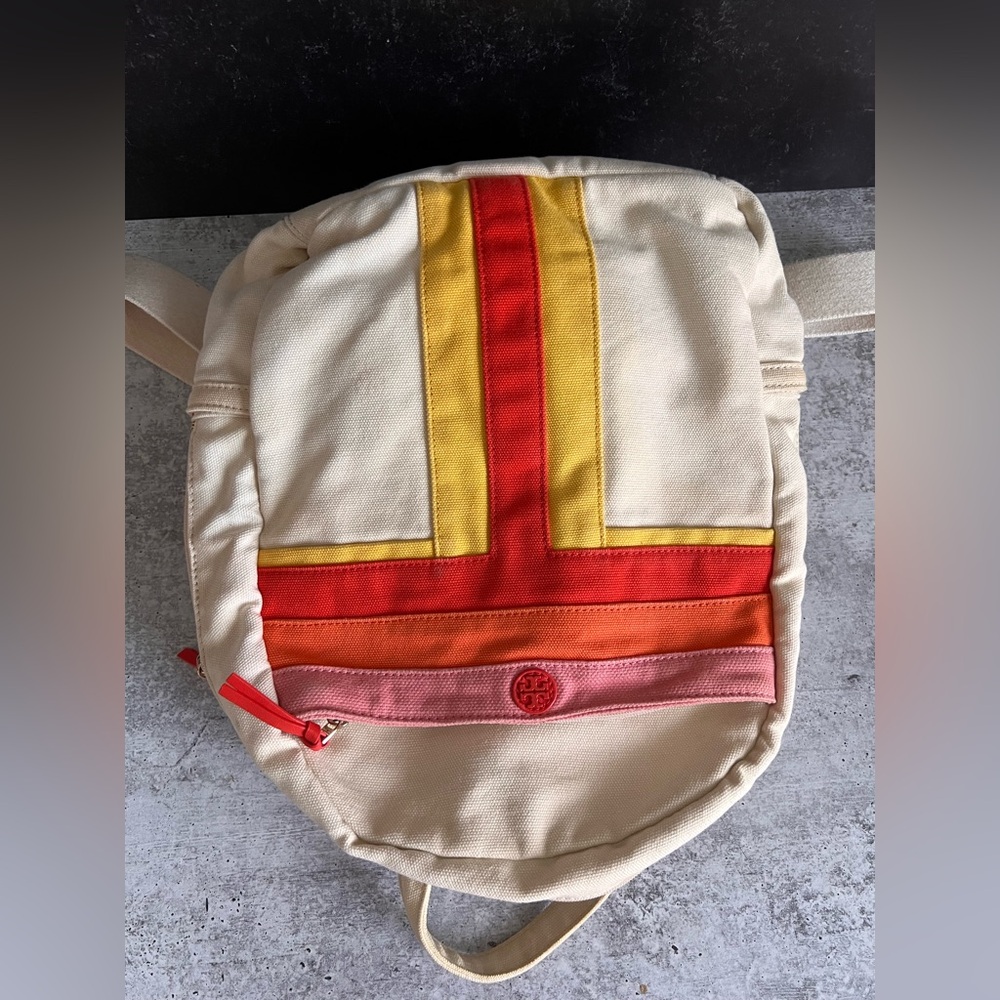Backpack - Picture 3 of 4